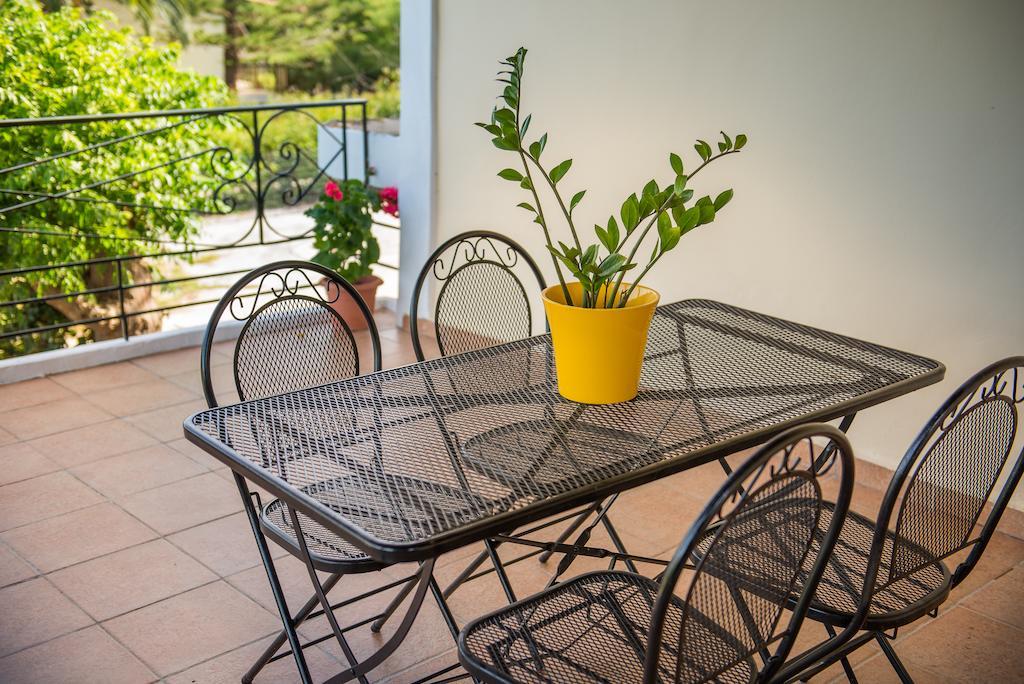 Physis Studios Vasilikí Oda fotoğraf