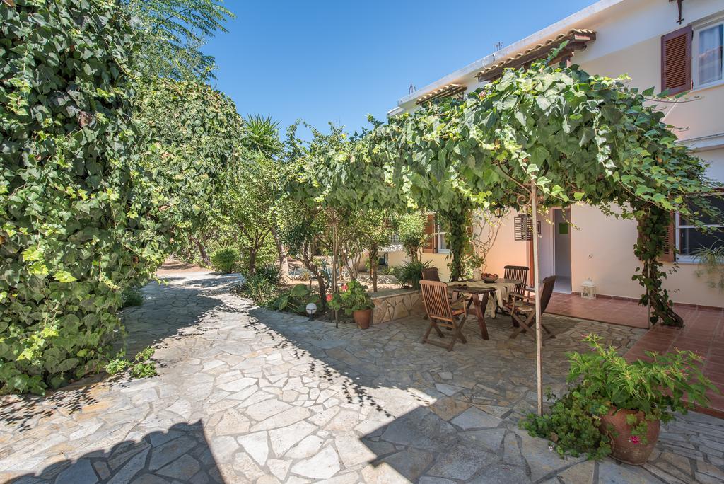 Physis Studios Vasilikí Dış mekan fotoğraf